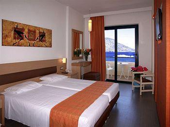 Electra Beach Hotel Karpathos Island ภายนอก รูปภาพ